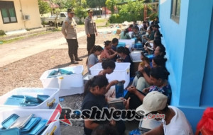 Wakapolsek Manggis Mewakili Kapolsek, Melaksanakan Kegiatan Jumat Curhat Dengan Menemui Karyawan SPPG.