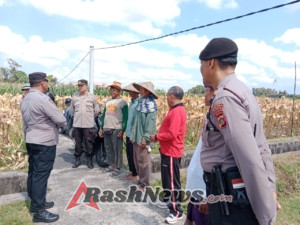 Jumat Curhat, Kapolsek Mengwi Bertatap Muka Dengan Petani Jalin Komunikasi Dua Arah