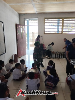 Babinsa Ofalangga Kawal Kegiatan Pendistribusian Makanan Sehat untuk Pelajar