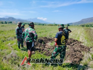 Satgas TMMD Bersihkan dan Gali Saluran Irigasi Lewur Tepu di Riung Barat