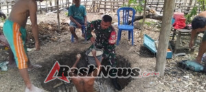 TNI Bersama Rakyat, Babinsa Batutua Turun Langsung Bantu Warga Gali Sumur