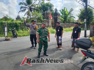 Babinsa Bersama Aparat Desa Jaga Kelancaran Prosesi Adat Karya Mamungkah