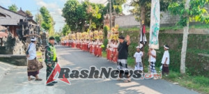 Gotong Royong Pengamanan Upacara Meprani, Bukti Kekompakan Babinsa dan Masyarakat