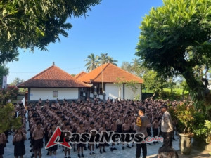 Polsek Petang Gelar Penyuluhan Bahaya Judi Online, Narkoba, dan Bullying di SMPN 1 Petang