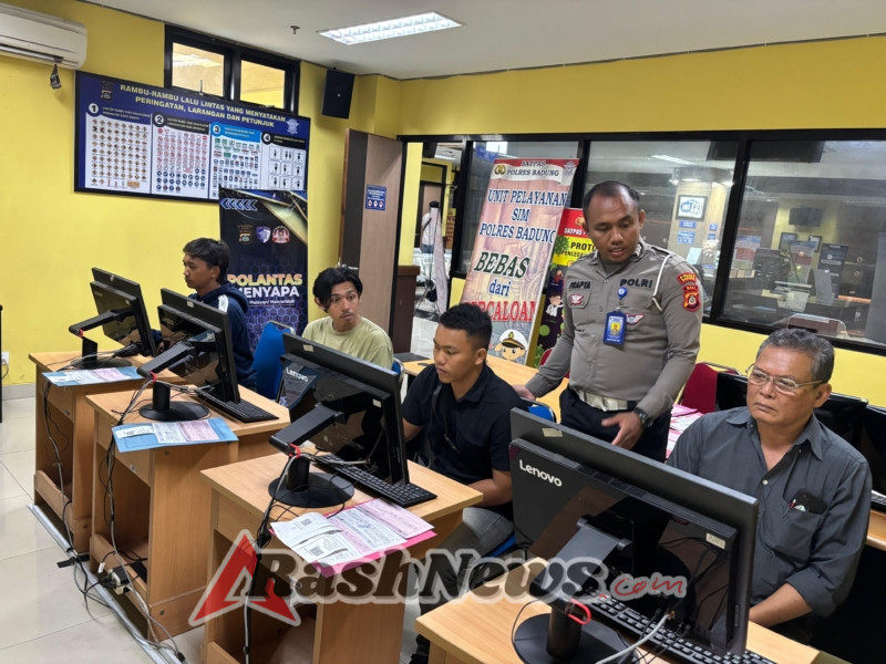 Satlantas Polres Badung Dekatkan Diri Dengan Masyarakat Lewat Program “Polantas Menyapa”