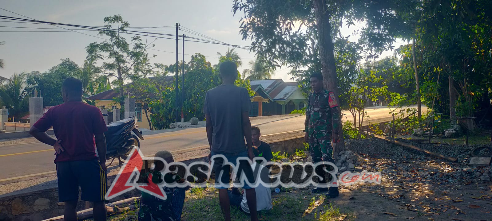 Sinergi Babinsa dan Masyarakat Desa Nggorea Ciptakan Situasi Kondusif