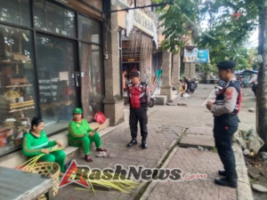 Patroli Sat Samapta Polres Gianyar Tingkatkan Pengawasan di Simpang Semabaung