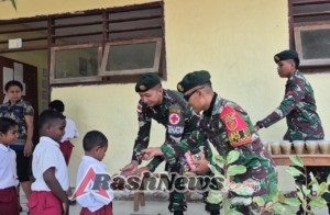 Tingkatkan Gizi, Pos Oepoli Pantai Adakan Pembagian Bubur Kacang Hijau di SD Netemnanu Utarav