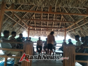 Babinsa Koramil 1627-03/Batutua Berhasil Damai Perselisihan Ojek Wisata di Desa Oeseli