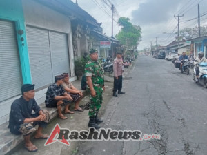 Babinsa Kawal Upacara Manusa Yadnya di Banjar Sapat Hingga Berjalan Aman dan Tertib
