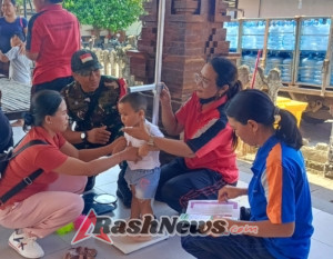 Dukung Optimalisasi Layanan Kesehatan, Babinsa Jumpai Turun langsung Dampingi Posyandu ILP Di Dusun Kangin