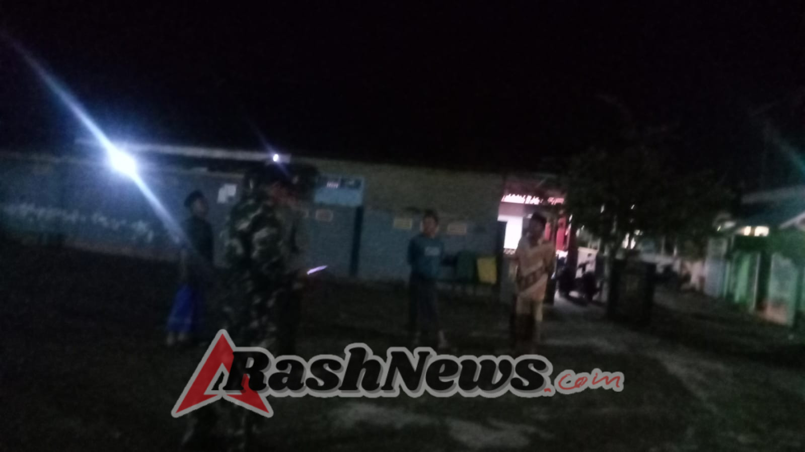 Respons Cepat Babinsa dan Dinsos Tangani Dampak Angin Puting Beliung di Taliwang