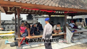 Pantai Aman, Wisata Nyaman: Sat Polairud Karangasem Turun Tangan