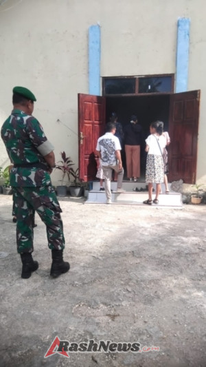 Pengamanan Ibadah Hari Minggu oleh Babinsa Batutua Ciptakan Suasana Aman dan Khidmat