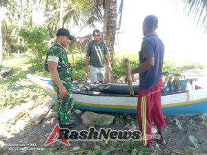 Babinsa Kodim 1602-01 Berikan Rasa Aman di Pantai Puukunggu Desa Ondorea