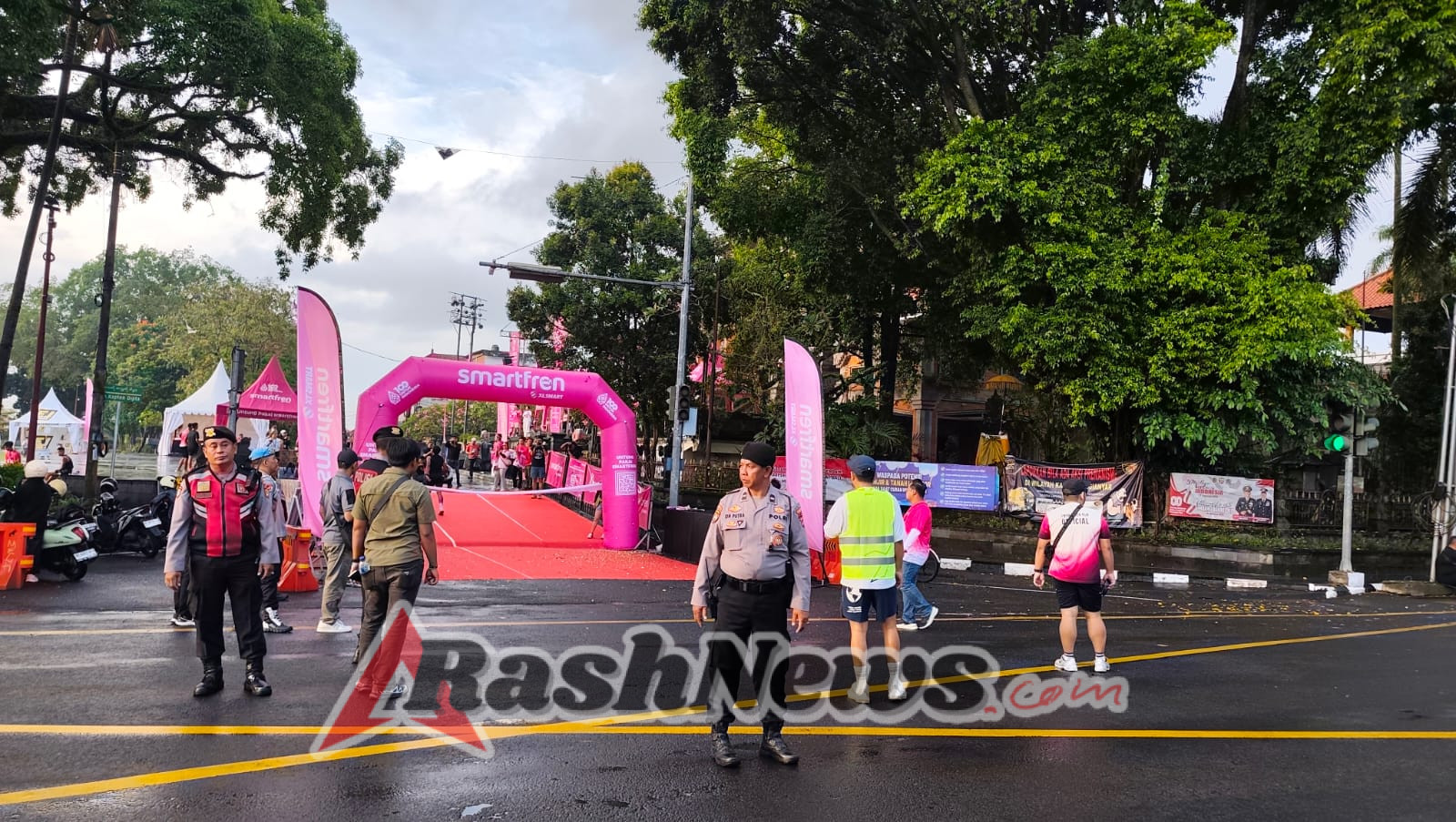Polres Gianyar Amankan Kegiatan Smartfren Fun Run 5K 2025 di Alun-Alun Gianyar