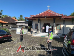 Polsek Selemadeg barat laksanakan pengamanan Ibadah Misa Minggu Umat Kristen di Gereja Sabdajati Desa Selabih