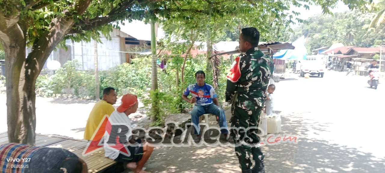 Babinsa Koramil Wolowaru Aktif Jaga Kondusifitas dan Kebersihan Lingkungan di Desa Hobatuwa
