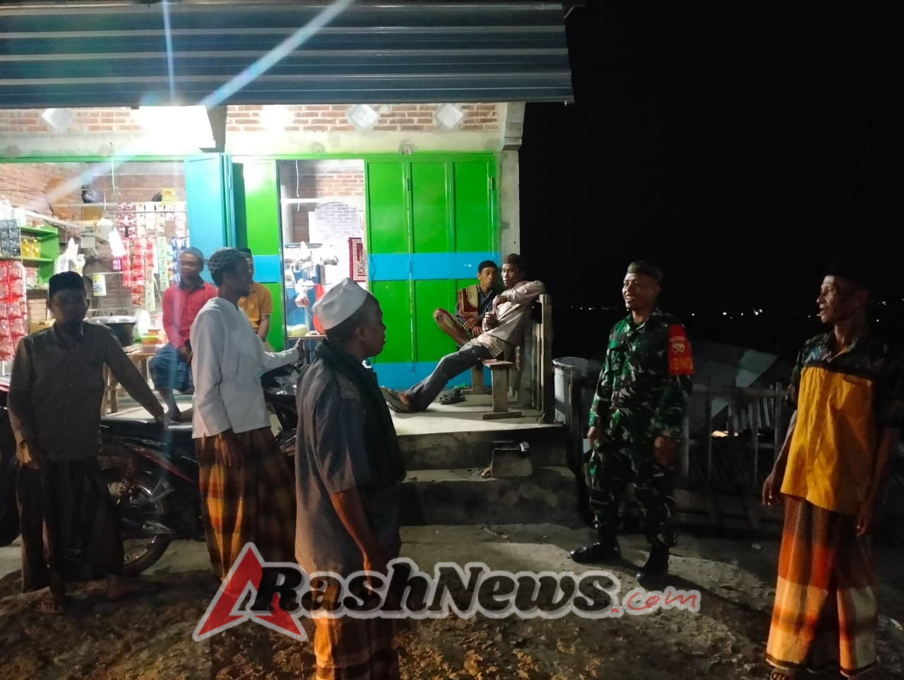 Sholat Isa Berjamaah Jadi Penutup Patroli Keamanan di Desa Doridungga