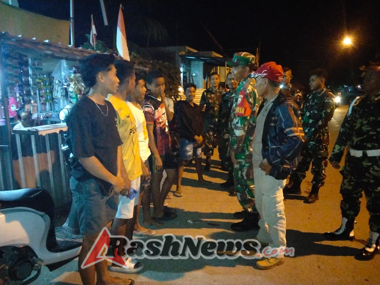 Koramil Dompu Kokohkan Kebersamaan Lewat Aksi Gotong Royong