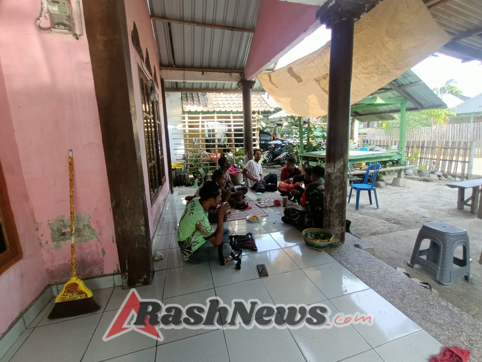 Babinsa Serda Muhamad Hidir Terus Pantau Wilayah dan Ajak Warga Seteluk Rea Jaga Ketertiban