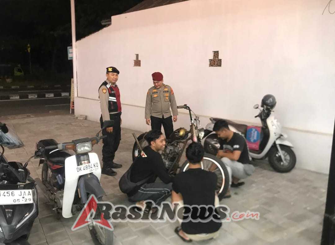 Kapolsek Dentim Pimpin Pelaksanaan Patroli Malam Minggu, Pastikan Situasi Wilayah Dentim Aman dan Terkendali