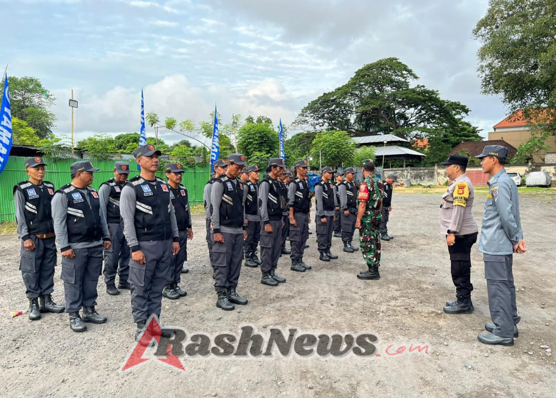 Perkuat Peran Linmas sebagai Garda Terdepan Keamanan Desa, Bhabinkamtibmas Dampingi Pelatihan di Sumerta Kauh