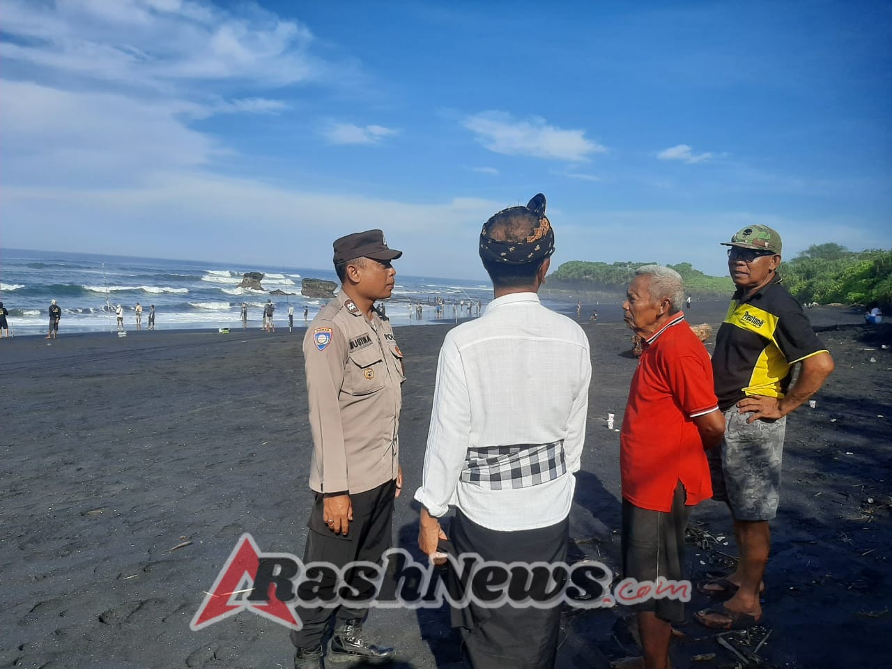 Bhabinkamtibmas Tegalmengkeb Atensi Giat Lomba Mancing Pesisir Pantai Tegalmengkeb Seltim Tabanan