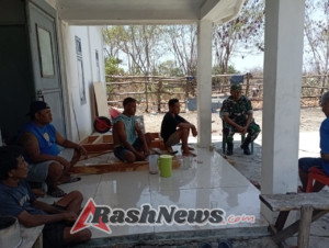 Babinsa 05/Waingapu Sapa Warga Desa Wunga Lewat Komunikasi Sosial