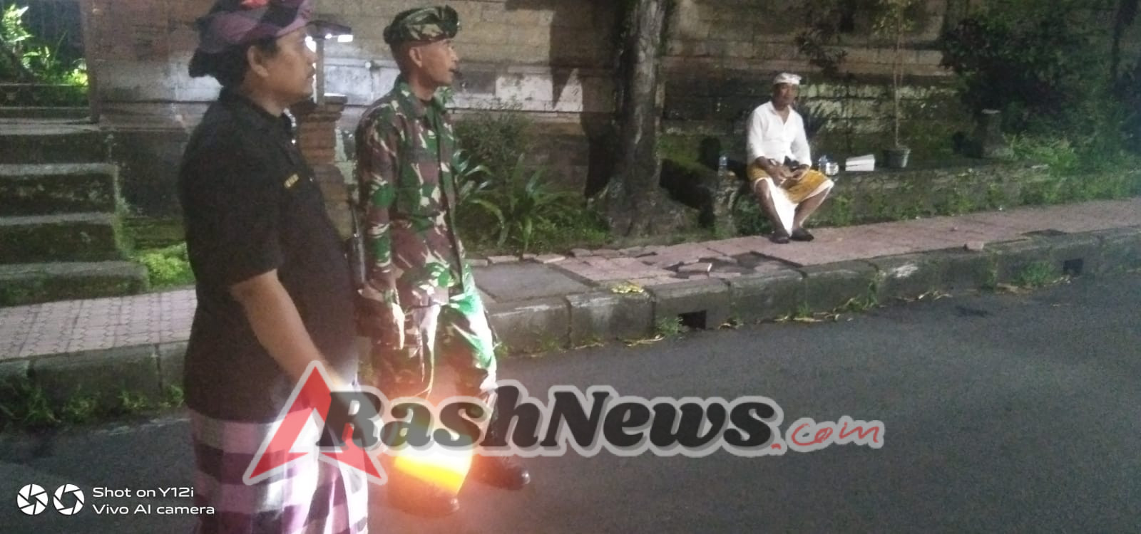 Sinergi TNI-Polri dan Pecalang Amankan Kegiatan Sesuhunan di Pura Desa lan Puseh Padangtegal Ubud