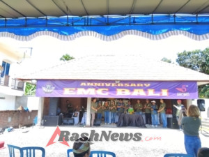 5 th Anniversary Equus Motor Club (EMC), Dandim 1623/Karangasem turut salurkan sembako kepada Warga.