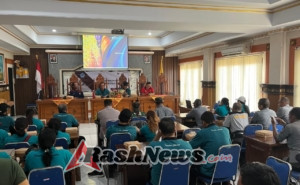 Babinsa Hadiri Pembukaan Pelatihan Peningkatan Kapasitas Sat Linmas Langkah Awal Meningkatkan Kamtibmas