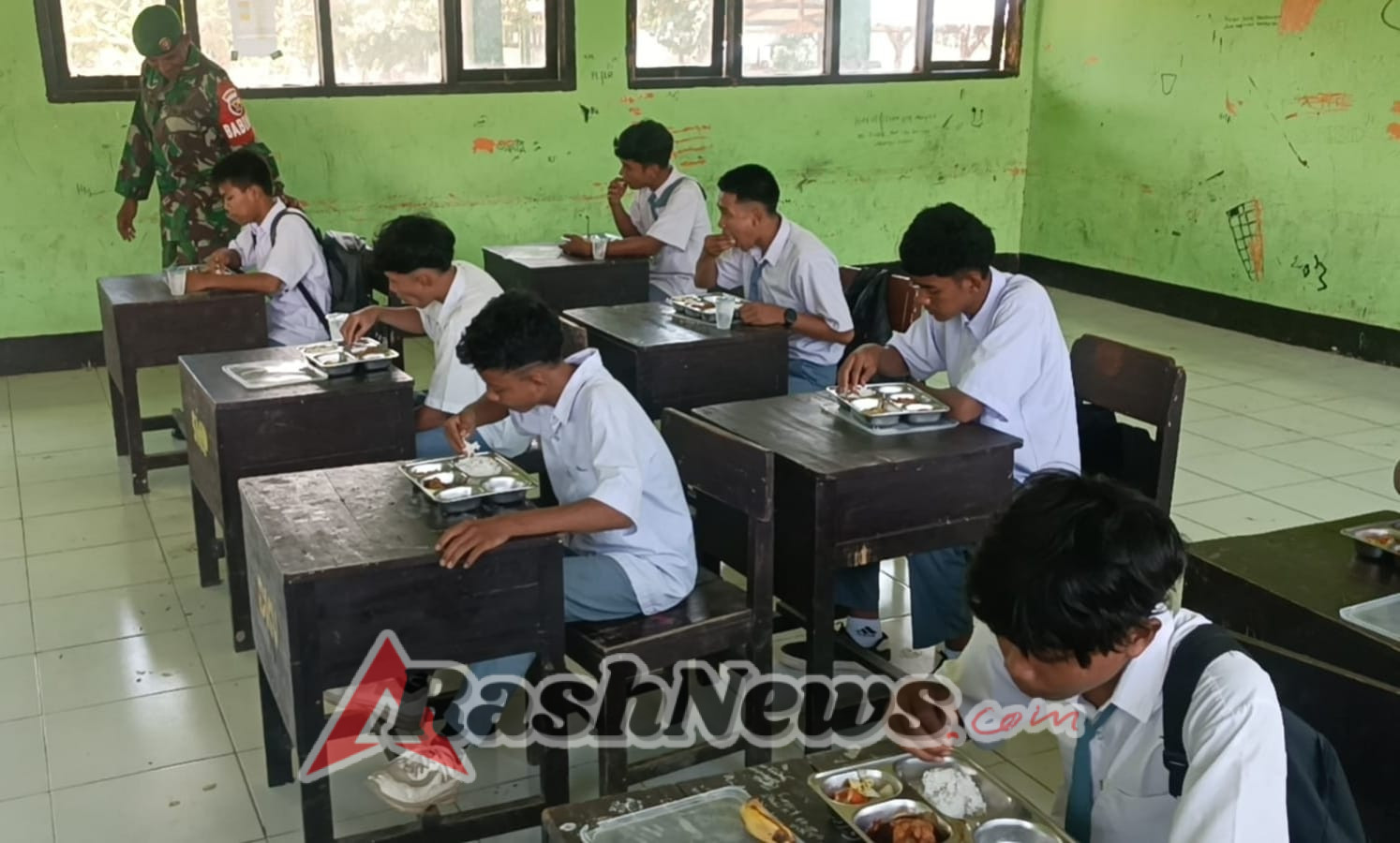 Babinsa Taliwang Aktif Dukung Program Pemerintah, Ajak Pelajar Jaga Pola Hidup Sehat