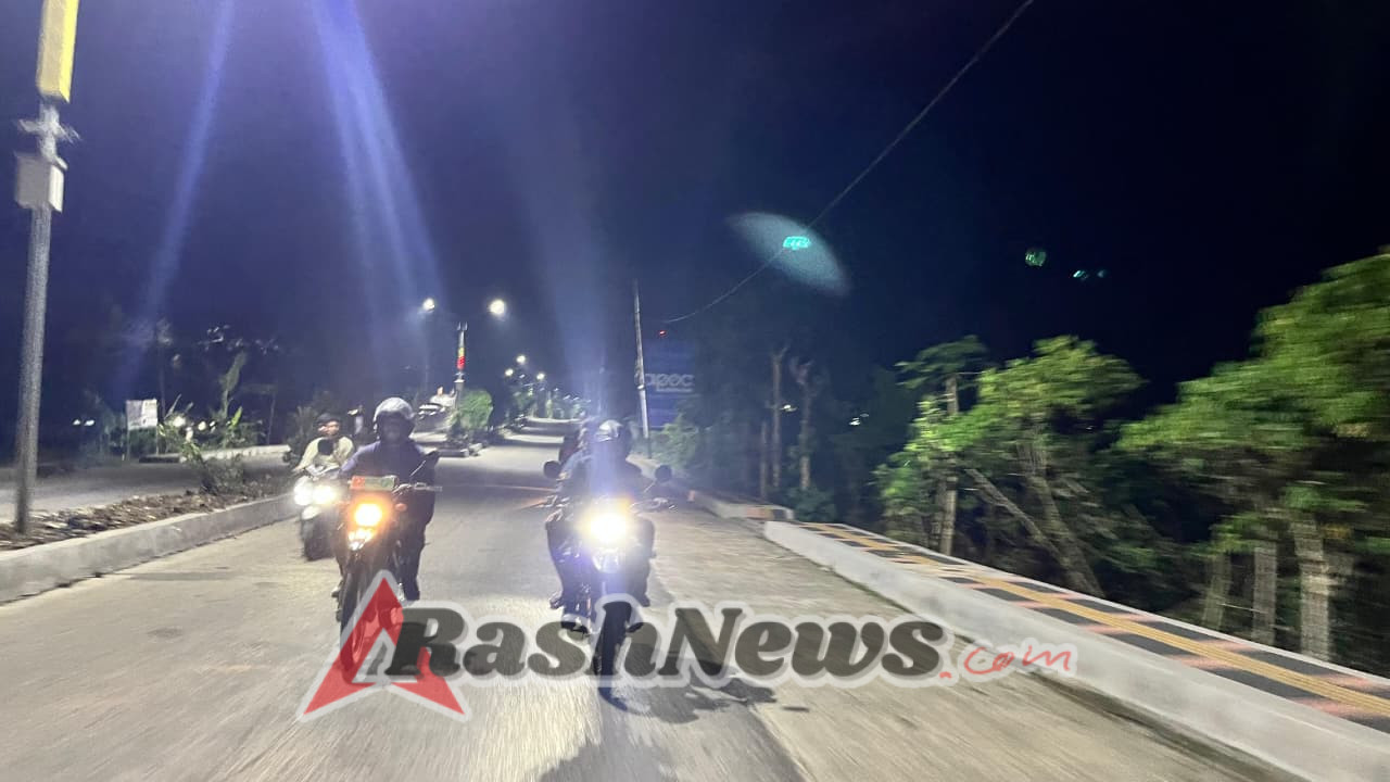 Ciptakan Lingkungan Aman, Babinsa Koramil 1613-01/Loli Turun Patroli Bersama Warga