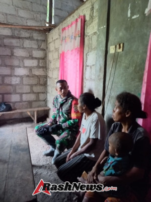 Percepat Pembangunan Gedung Sekolah, Babinsa Sertu Eben Carles Duil Laksanakan Karya Bakti Bersama Masyarakat