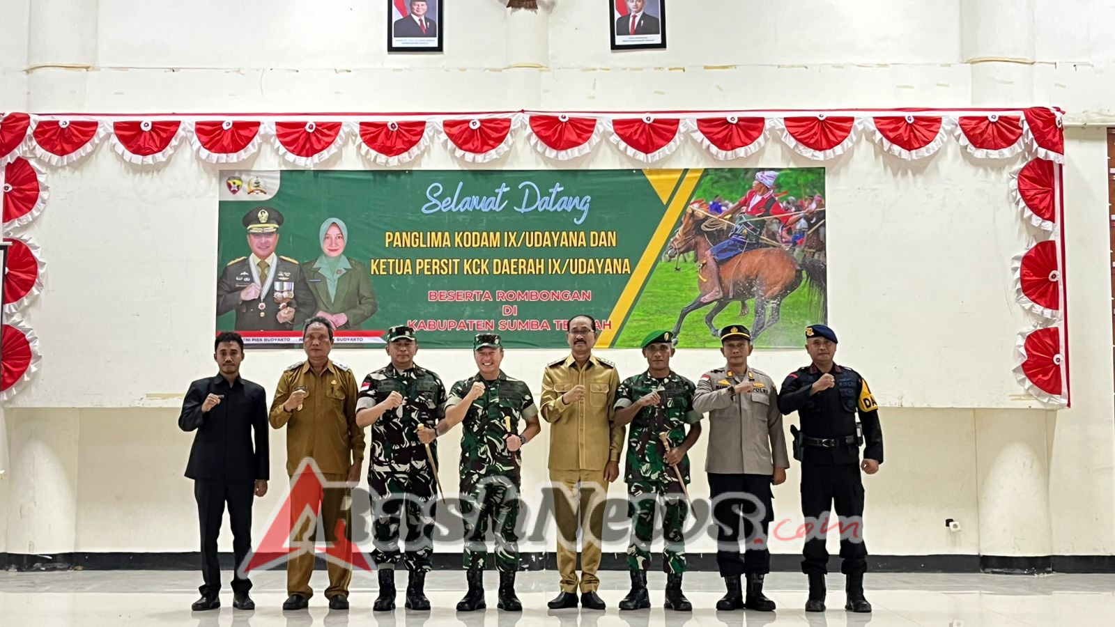 PANGDAM IX/UDAYANA SILATURAHMI DENGAN FORKOPIMDA SUMBA TENGAH DAN TINJAU RENCANA PEMBANGUNAN YONIF TERITORIAL