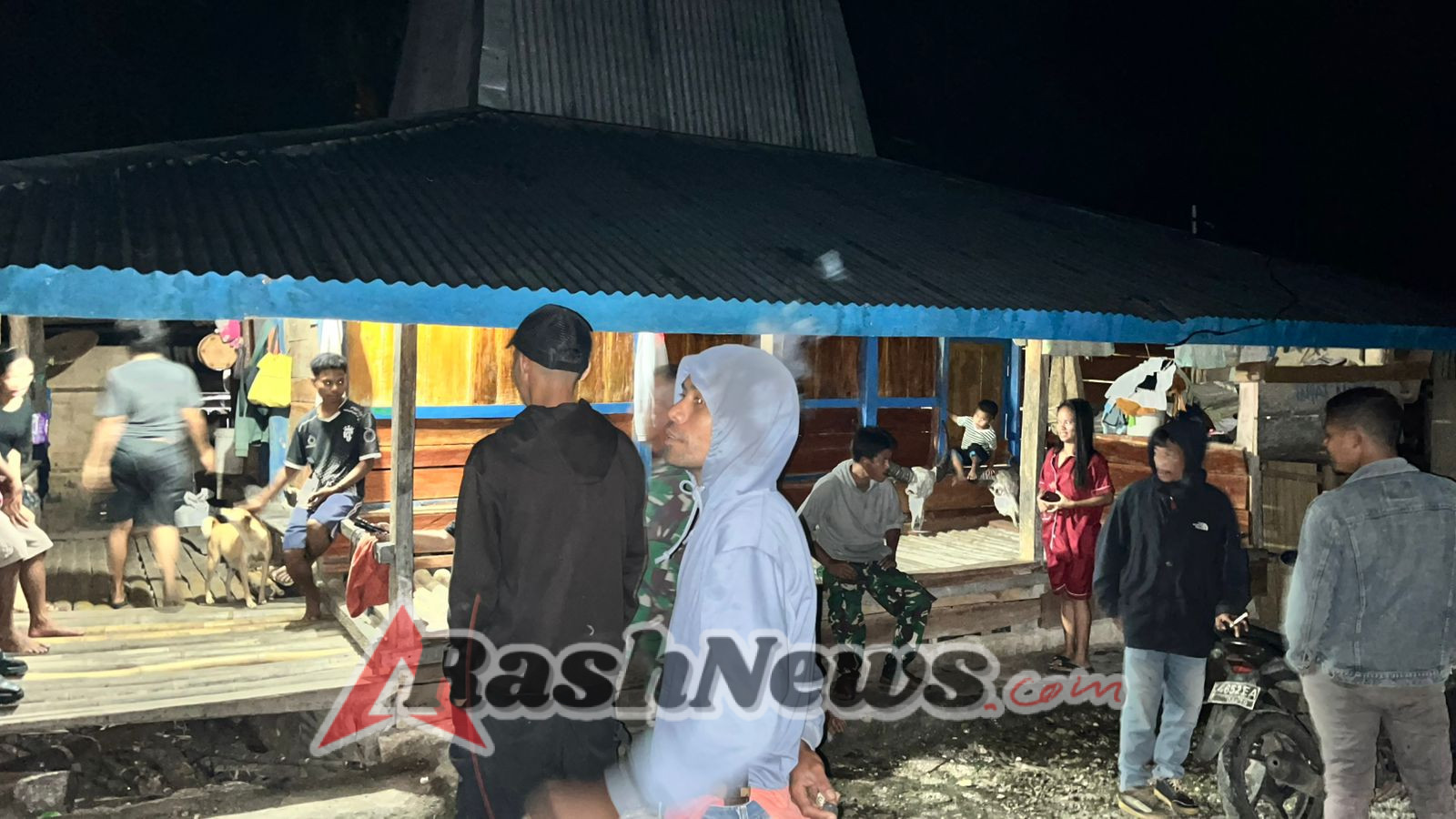 Babinsa Koramil 01/loli Gelar Patroli Siskamling Bersama Warga Desa Kalembu Kuni