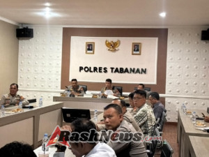 Polres Tabanan Ikuti Vicon Anev Guankamtibmas, Pastikan Kesiapan Polri Hadapi Momentum 1 Tahun Kabinet Merah Putih