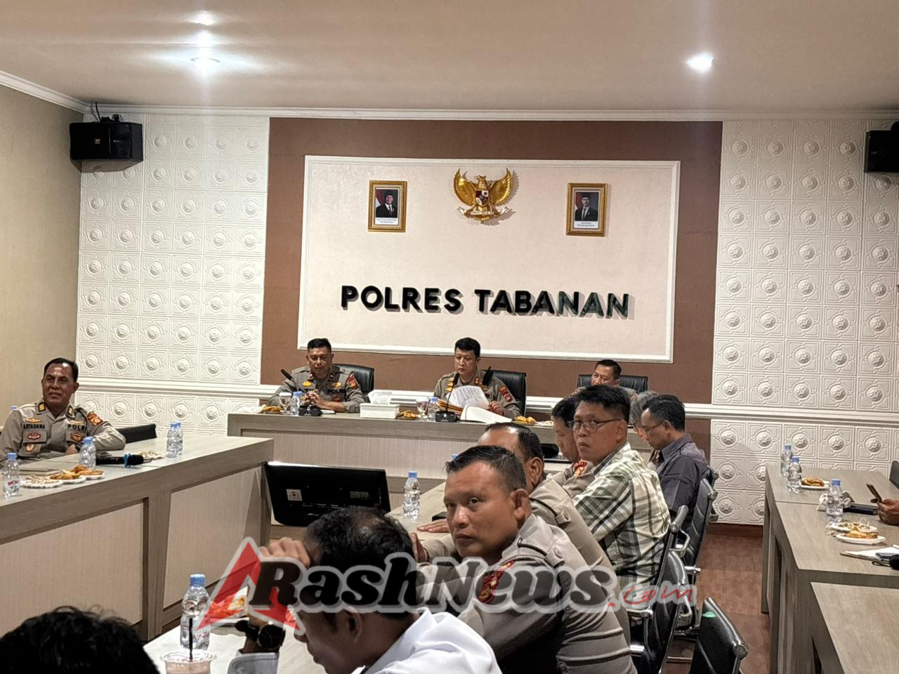 Polres Tabanan Ikuti Vicon Anev Guankamtibmas, Pastikan Kesiapan Polri Hadapi Momentum 1 Tahun Kabinet Merah Putih