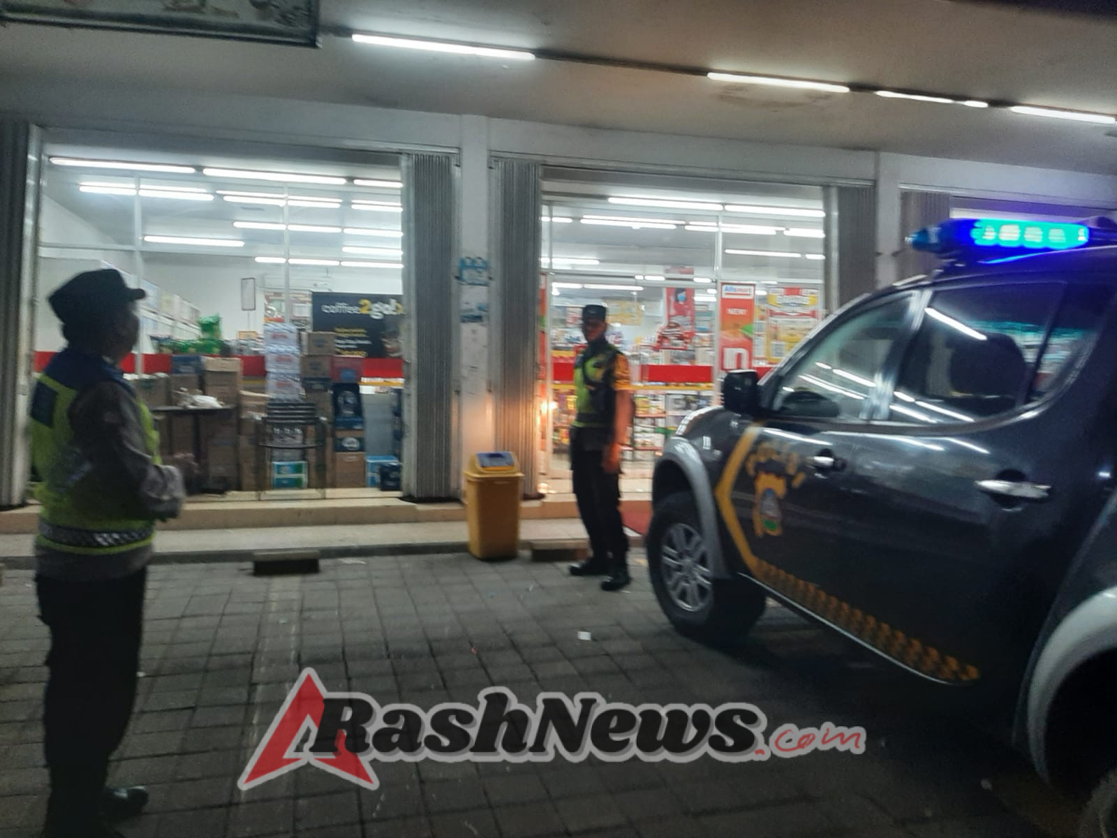 Cegah Gangguan Kamtibmas, Personil Polsek Seltim Gencarkan Sambang dan Patroli Dialogis Subuh