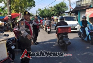 Polsek Gianyar Gelar Kegiatan Rutin yang Ditingkatkan (KRYD) di Pasar Rakyat Samplangan