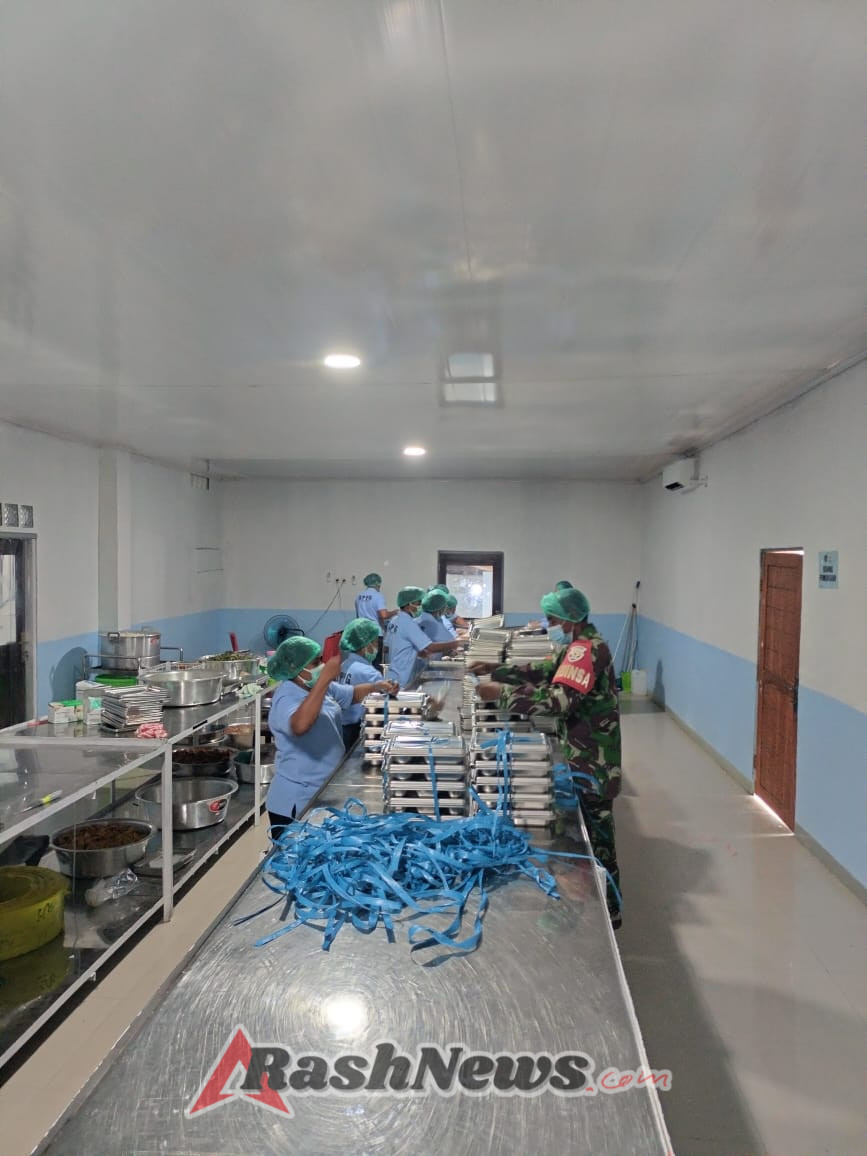 Babinsa Ba’a Kawal Program Makanan Bergizi Gratis, 3.040 Siswa dan 25 Ibu Menyusui Terima Manfaat