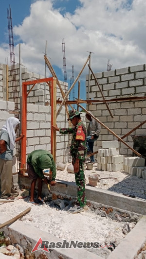 Lewat Karya Bakti, Babinsa Sertu Nelson Sine Pererat Kebersamaan dengan Warga Suelain