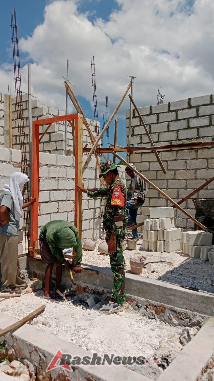 Lewat Karya Bakti, Babinsa Sertu Nelson Sine Pererat Kebersamaan dengan Warga Suelain