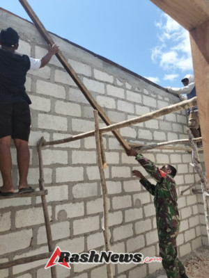 Sinergi Babinsa dan Warga Wujudkan Kegiatan Gotong Royong di Dusun Deaoen