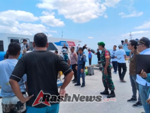 Piket Koramil Ba’a Jaga Kondusivitas Pelabuhan Saat Kapal Expres Bahari 8E Sandar