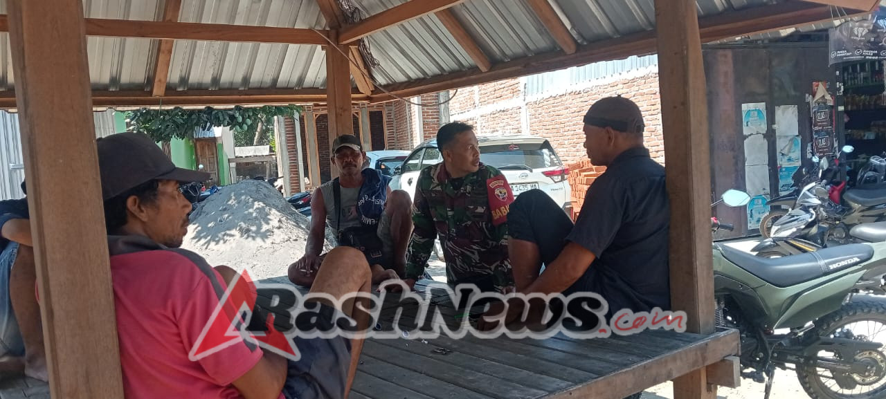 Melalui Komsos, Babinsa Lamusung Bangun Semangat Gotong Royong Warga