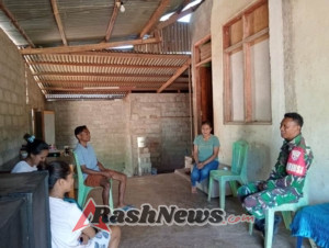 Babinsa Koramil 1618-04/Bisel Jalin Keakraban dengan Warga Desa Fatoin Lewat Anjangsana