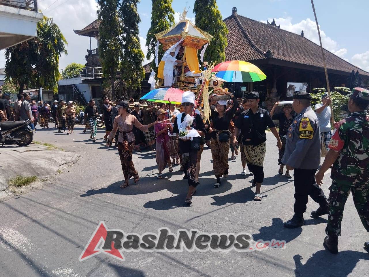 Polsek Blahbatuh Dalam Pengamanan Pitra Yadnya, Menjaga Kondusifitas Kamtibmas di Desa Adat Keramas