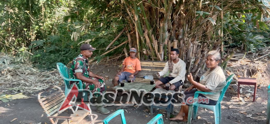 Melalui Komsos, Babinsa Bouweli Tekankan Pentingnya Keamanan dan Ketertiban Warga